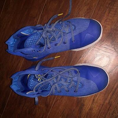 Under armour Steph Curry boys basketball shoes 