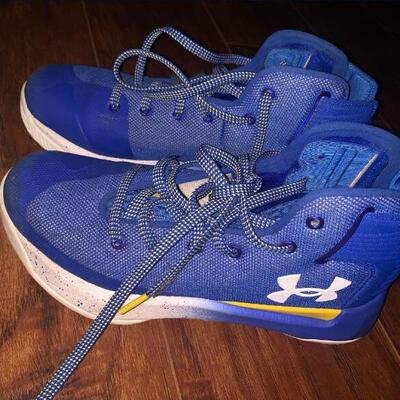 Under armour Steph Curry boys basketball shoes 