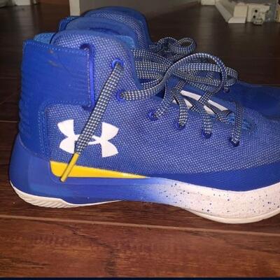 Under armour Steph Curry boys basketball shoes 