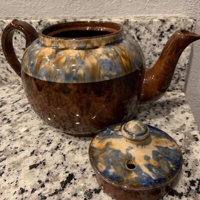 Vintage ceramic tea pot 