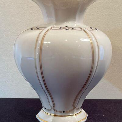 #3 Lenox VANGUARD COLLECTION Vase