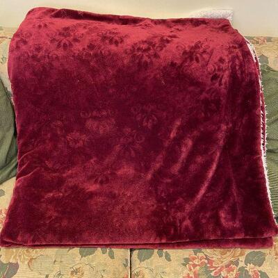 #87 Life Comfort Velour Throw Deep Red Color