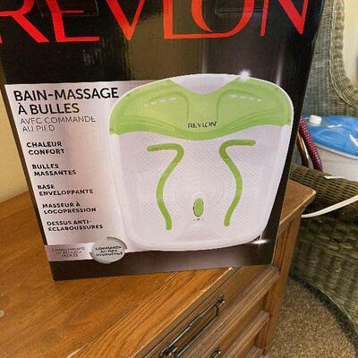#115 Revlon Foot Massager Bath, New