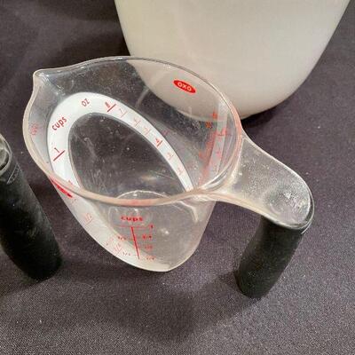 #151 OXO Measuring Cups and Mixing Bowl LOT