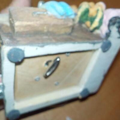 " Sewing Machine Musical ".