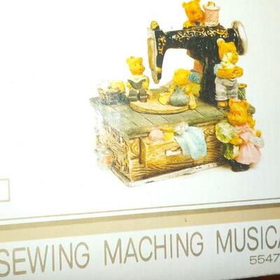 " Sewing Machine Musical ".
