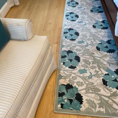 Teal/cream rug with pad