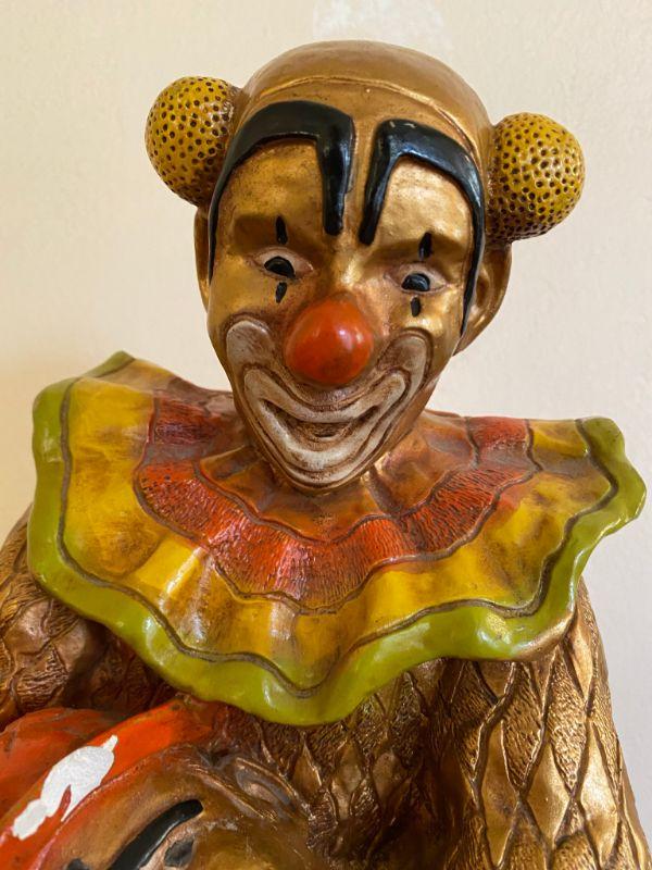 Clown Statue  Theme Traders
