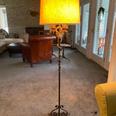 122 Antique Arts and Crafts Wrought Iron Floor Lamp 