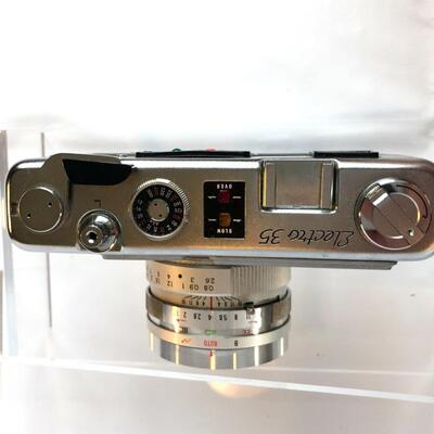 Very Clean Vintage Yashica Yashinon-DX Film Camera