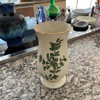 Lenox holiday vase 