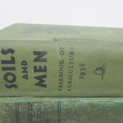 Lot 122 - Misc Books