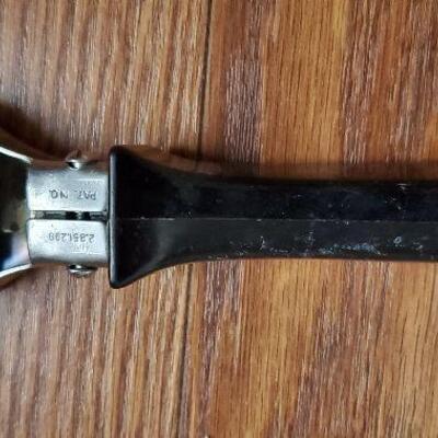 Vintage Corning Ware Black Twist Detachable Lock Pot Casserole Holder Handle (item #21)