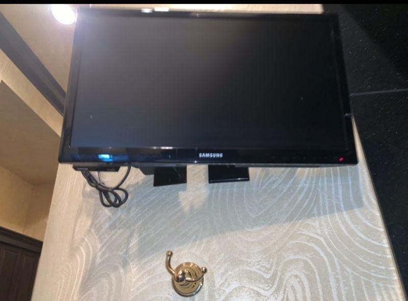 19” Samsung TV