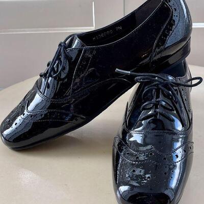 Mark Lemp New Ladies Patent Leather Wingtips shoes 7N