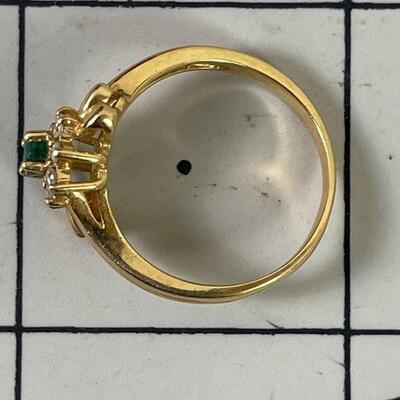 #5 Gold Emerald Surrounded by diamonds 14K 2.9g sz -6-1/2