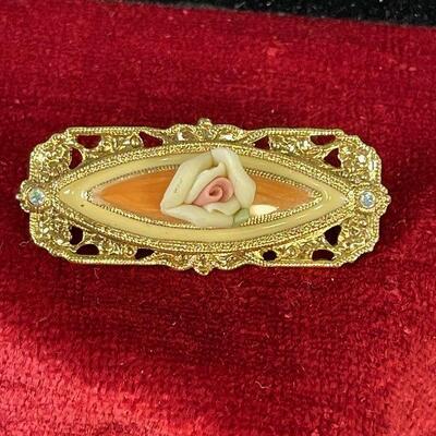 #26 Antique Women's Pin - Peach & Gold Tone 