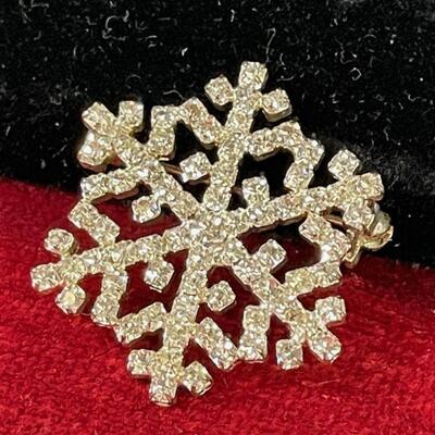 #28 Rhinestone Snowflake Pin 