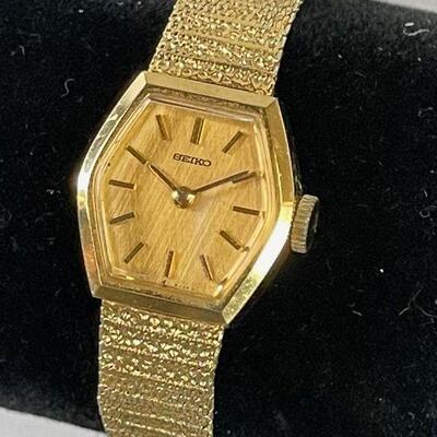 #46 Vintage Seiko Ladies Watch (may need battery) 