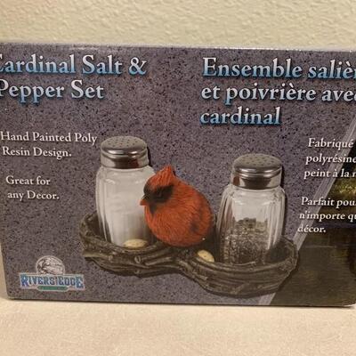 Rivers edge cardinal salt and pepper shakers 