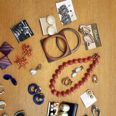 Bag of Costume Jewelery