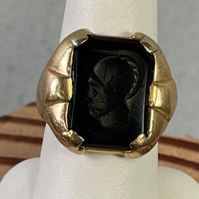 #116 14 K Yellow Gold Men's Ring size 8-1/2  12.2 g