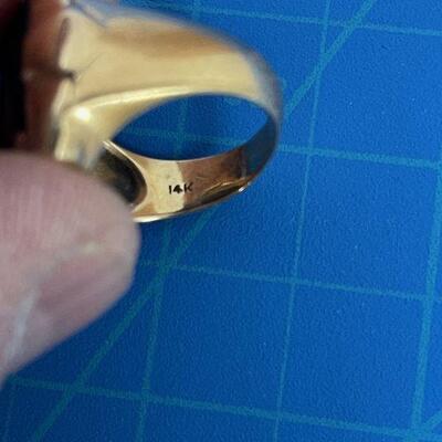 #116 14 K Yellow Gold Men's Ring size 8-1/2  12.2 g