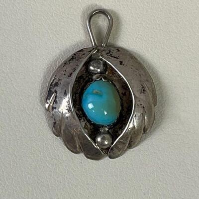 #163 Small Turquoise Pendant Not Marked 2 grams 