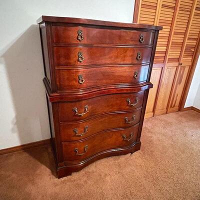 Curved Drawer Chest of Drawers