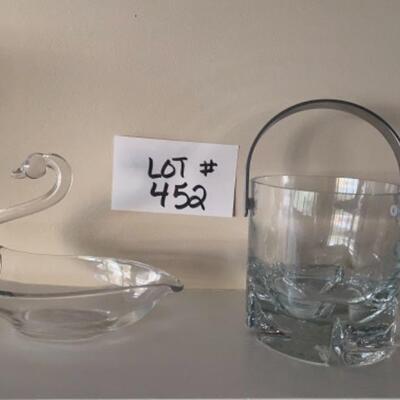 E - 452 Beautiful Glass Swan and Ice Bucket
