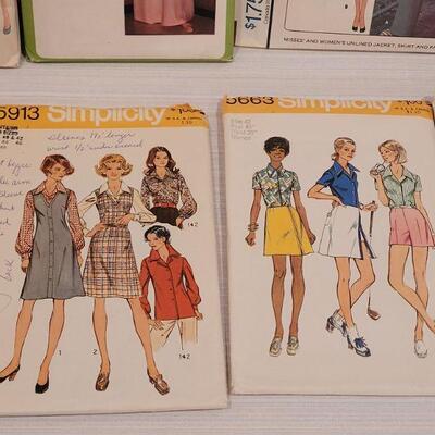 Lot 10: (10) Vintage 1970's Sewing Patterns 