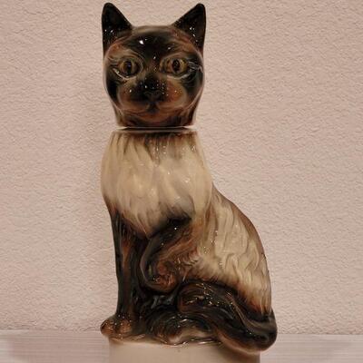 Lot 15: Vintage James Beam Siamese Cat Whiskey Bottle