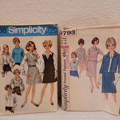 Lot 16: (10) Vintage 1970's Sewing Patterns 