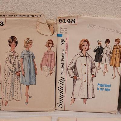 Lot 18: (10) Vintage 1970's Sewing Patterns 