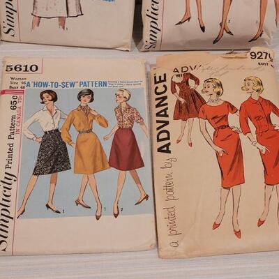 Lot 18: (10) Vintage 1970's Sewing Patterns 
