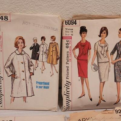Lot 18: (10) Vintage 1970's Sewing Patterns 