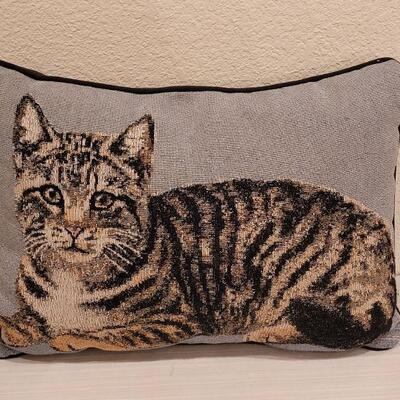 Lot 19: (2) Cat Decorative Pillows 