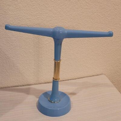 Lot 20: Mid Century Modern Bathroom Set- Trash Can, Towel Bar and Tissue Box 