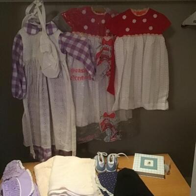 F/C - 488 Small Lot of Girls Clothing 