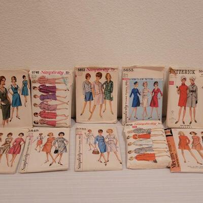 Lot 27:  (10) Vintage 1970's Sewing Patterns 
