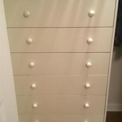 i/c/1 - 492 - 6 Drawer White Dresser 
