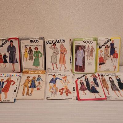 Lot 32: (10) Vintage 1970's Sewing Patterns 