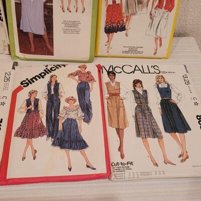 Lot 32: (10) Vintage 1970's Sewing Patterns 