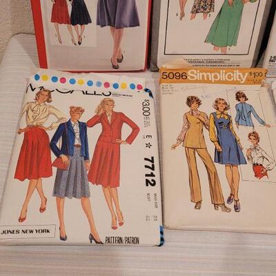 Lot 32: (10) Vintage 1970's Sewing Patterns 