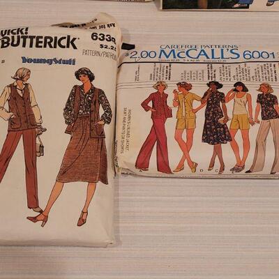 Lot 33: (10) Vintage 1970's Sewing Patterns 