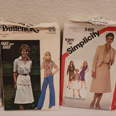 Lot 33: (10) Vintage 1970's Sewing Patterns 