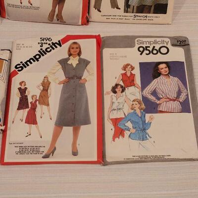 Lot 33: (10) Vintage 1970's Sewing Patterns 