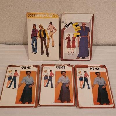 Lot 41: Vintage 1970's Sewing Patterns 