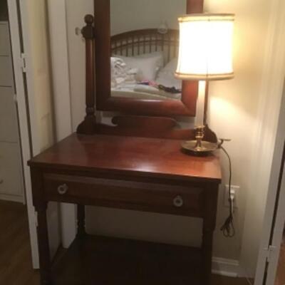I - 498 Antique Dressing Table with Antique Lamp