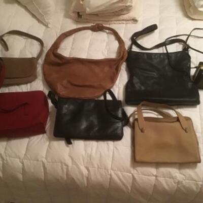 I - 500 Lot of Hand Bags 